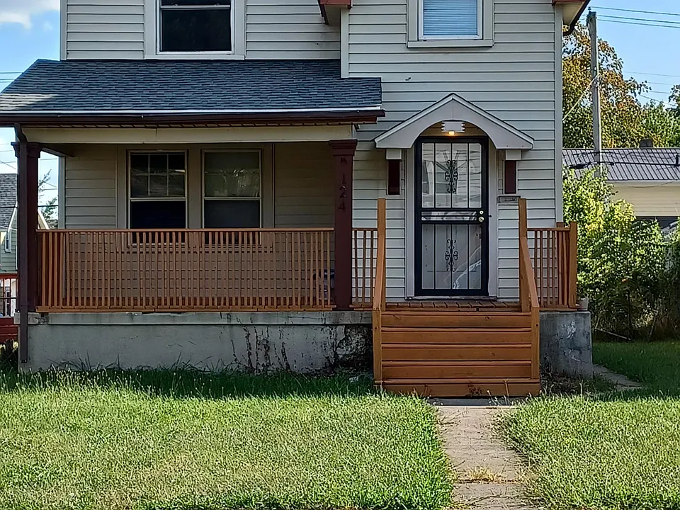 124 E Siebenthaler Ave