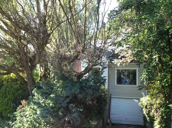 1212 NE 100th St, Seattle, WA 98125