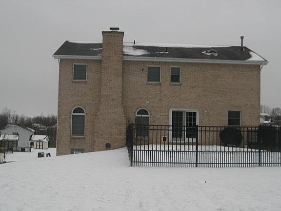 4th image of 126 Greenock Dr