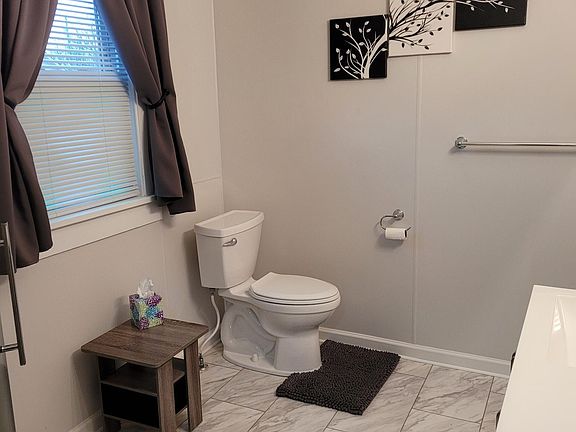 5th image of 841 Parkview St NE Floor 2
