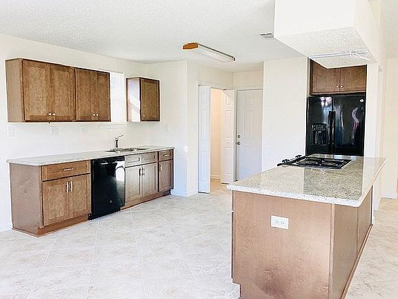 3rd image of 8253 Continental Ct