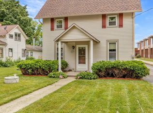 W282N6867 Main St, Merton, WI 53056