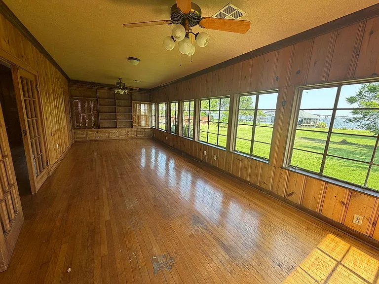 3024 Henderson Bayou Rd — Photo 5