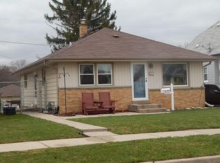 2457 S 95th St, West Allis, WI 53227