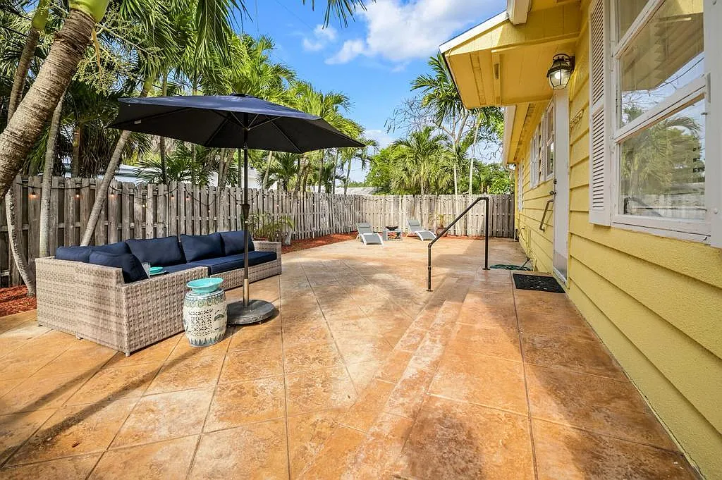2 bed, 1.0 bath, 1318 sqft, $3,450 — Photo 3