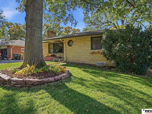 4th image of 2825 Delhay Dr