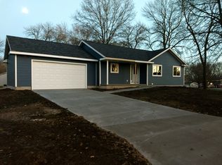 875 W North Ave, Nevada, IA 50201