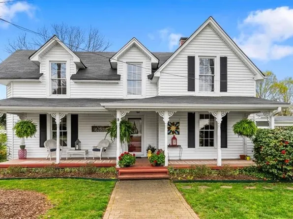 222 E Minneola St, Gibsonville, NC 27249