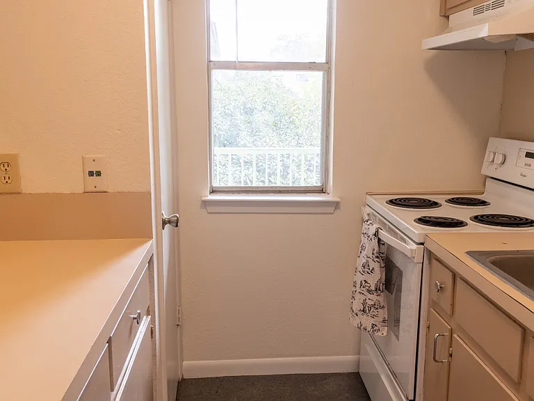 5516 Roosevelt Ave #201 — Photo 9