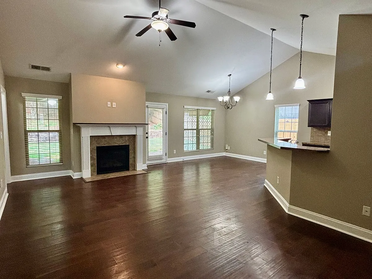 Building Photo - 4668 Hidden Creek Dr