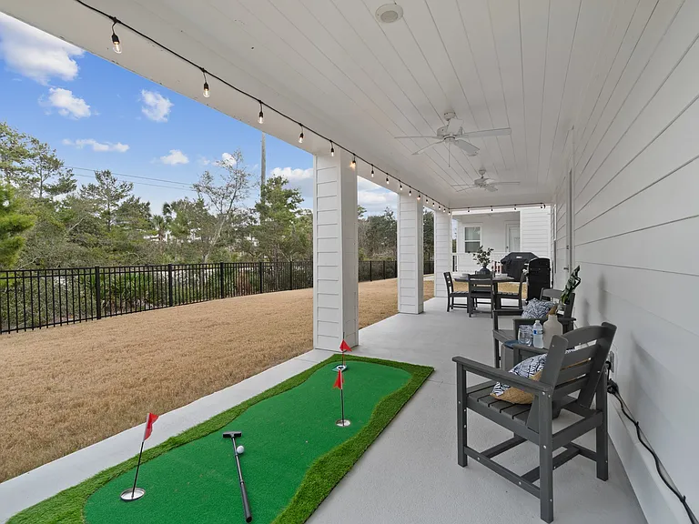 49 Seaboard Ln — Photo 63