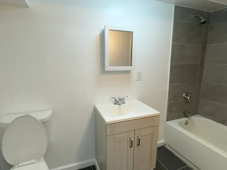 477 Clifton Ave #BASEMENT — Photo 12