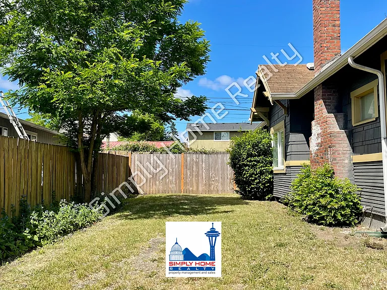 3314 Sawyer St — Photo 3