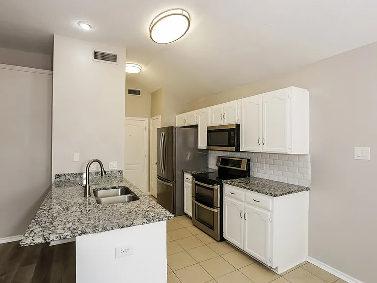 6841 Black Wing Dr — Photo 8