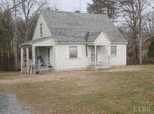 801 Country Club Rd, Hurt, VA 24563