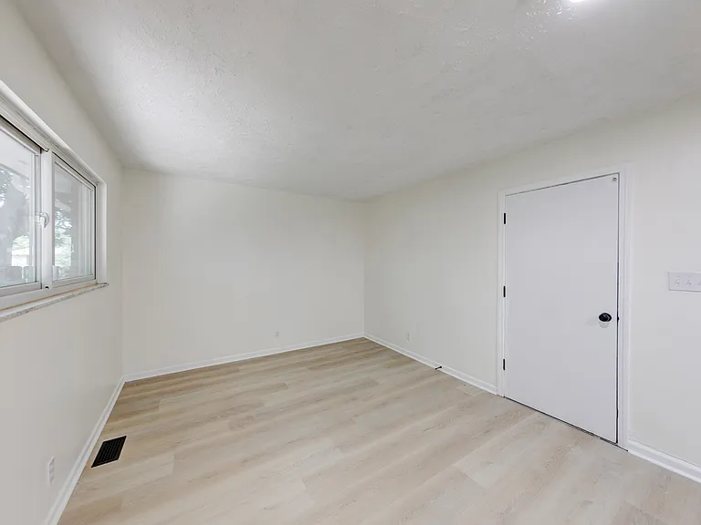 10016 Meadowlark Mnr — Photo 20