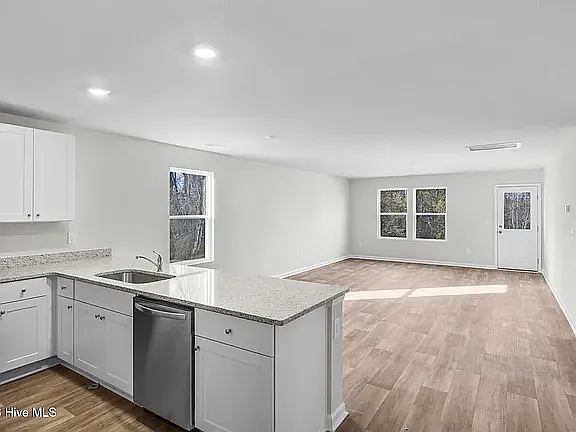 3 bed, 1474 sqft, $2,250 — Photo 3
