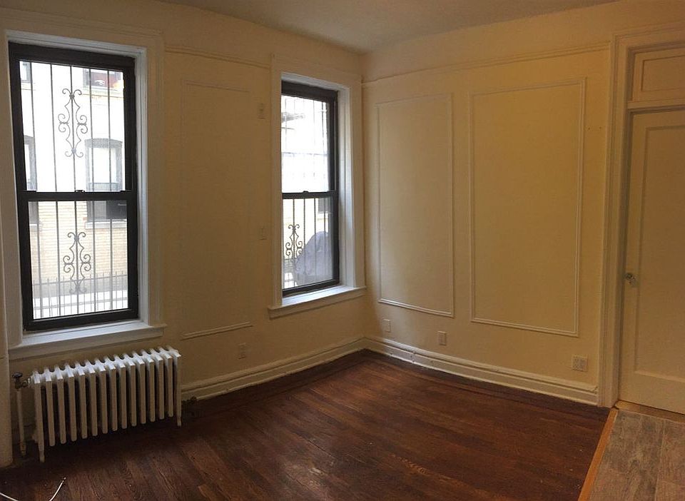1st image of 3091 Crescent St APT 3C