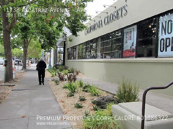 1738 Alcatraz Ave #2 — Photo 32
