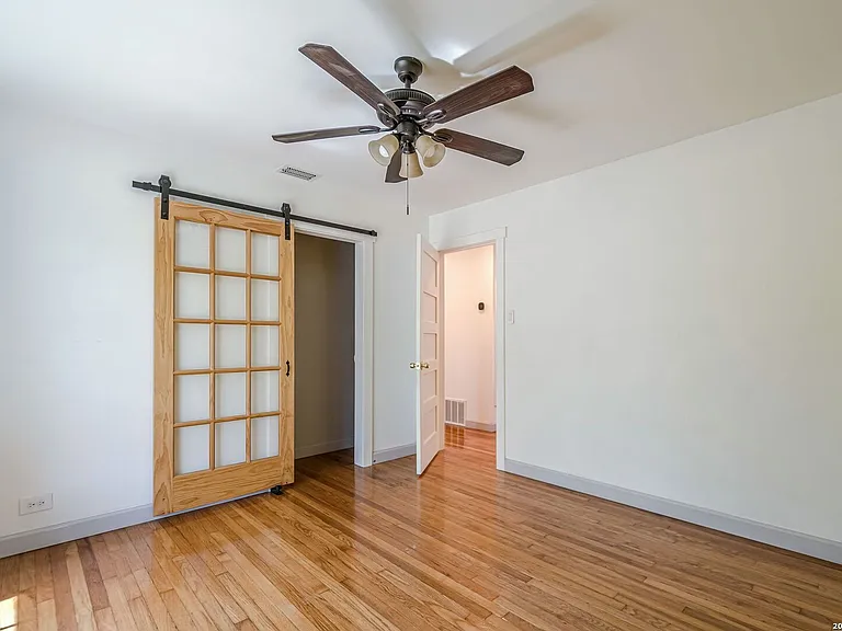227 Devonshire Dr — Photo 25