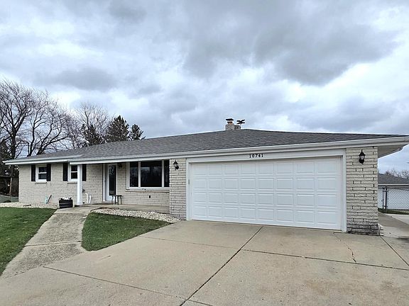 3rd image of 10741 Spring STREET