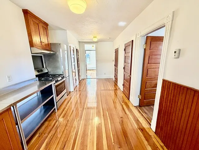 9 Thacher Ct #4