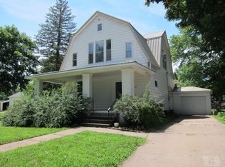 505 N 7th St, Chariton, IA 50049