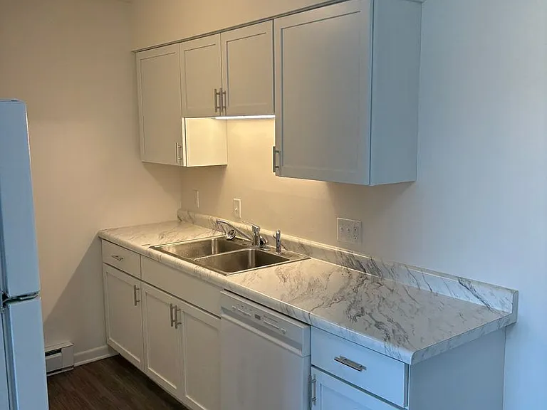 834 N Bell St — Photo 1