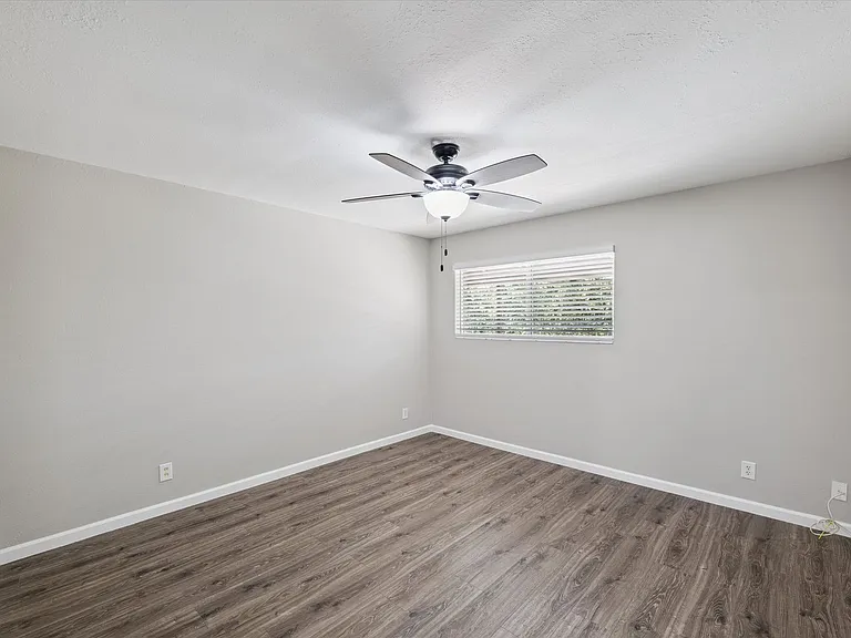 4819 E Cambridge Ave — Photo 47