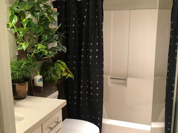 3rd image of 4227 36th St APT 4