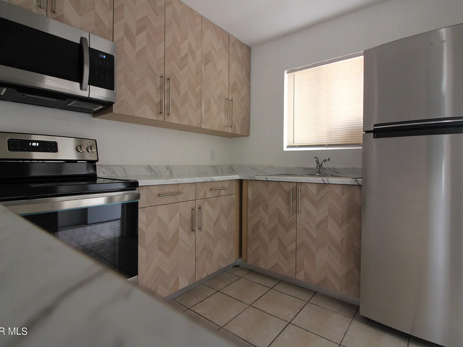 3 bed, 1.0 bath, 1200 sqft, $900 — Photo 3
