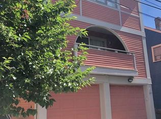 221 Charles St #1, Cambridge, MA 02141