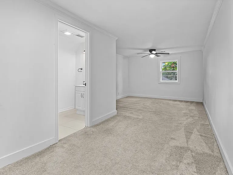 1020 W Matthews Ave — Photo 20