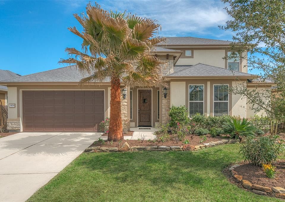Gorgeous Drake home in Tuscany Woods! This beautiful Tuscan home is located in an upfront and convenient location close to Market Street, Hughes Landing, The Woodlands Mall and quick access to I-45! NO flooding issues from Harvey!