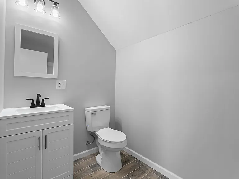 108 Main St #101 — Photo 5