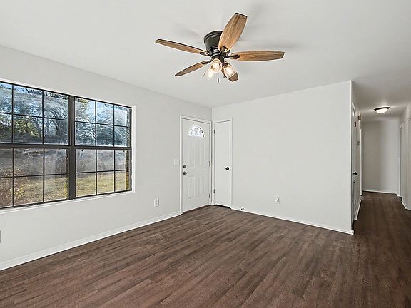 4th image of 298 Nelson Coffin Dr