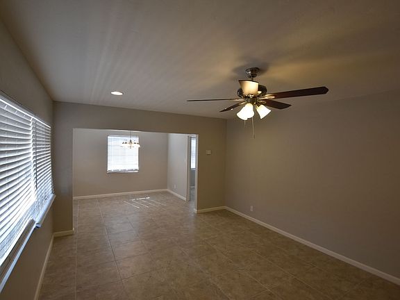 2nd image of 1360 W 1st Pl