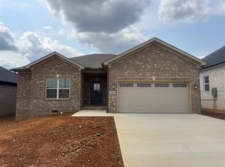 1344 Helmsdale Ave, Bowling Green, KY 42101