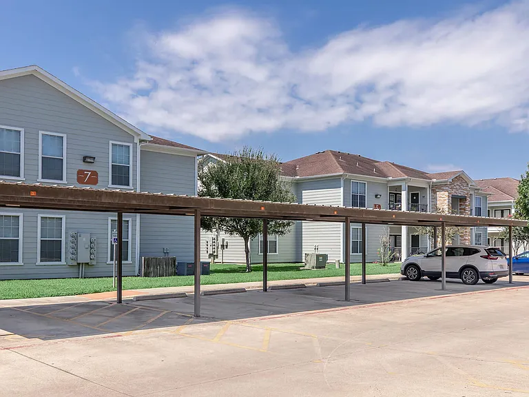 Pointe Royale Apartments — Photo 16