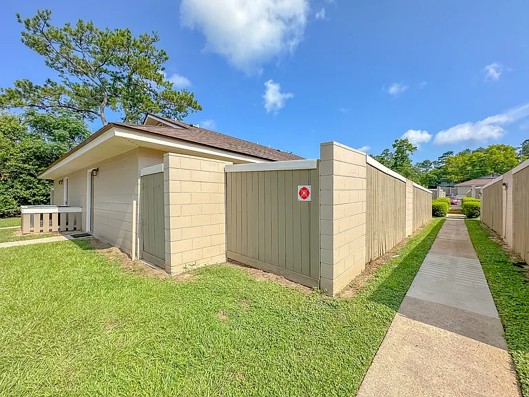 2241 W Pensacola St #68 — Photo 33