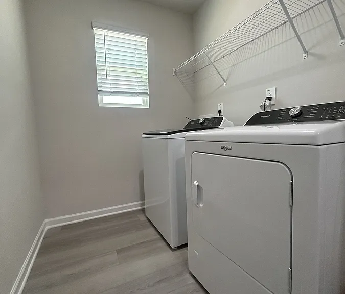 1033 Saint Lawrence Dr — Photo 15