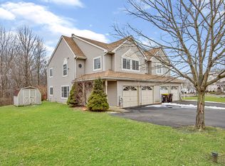 677 Woodspring Dr, Warrington, PA 18976