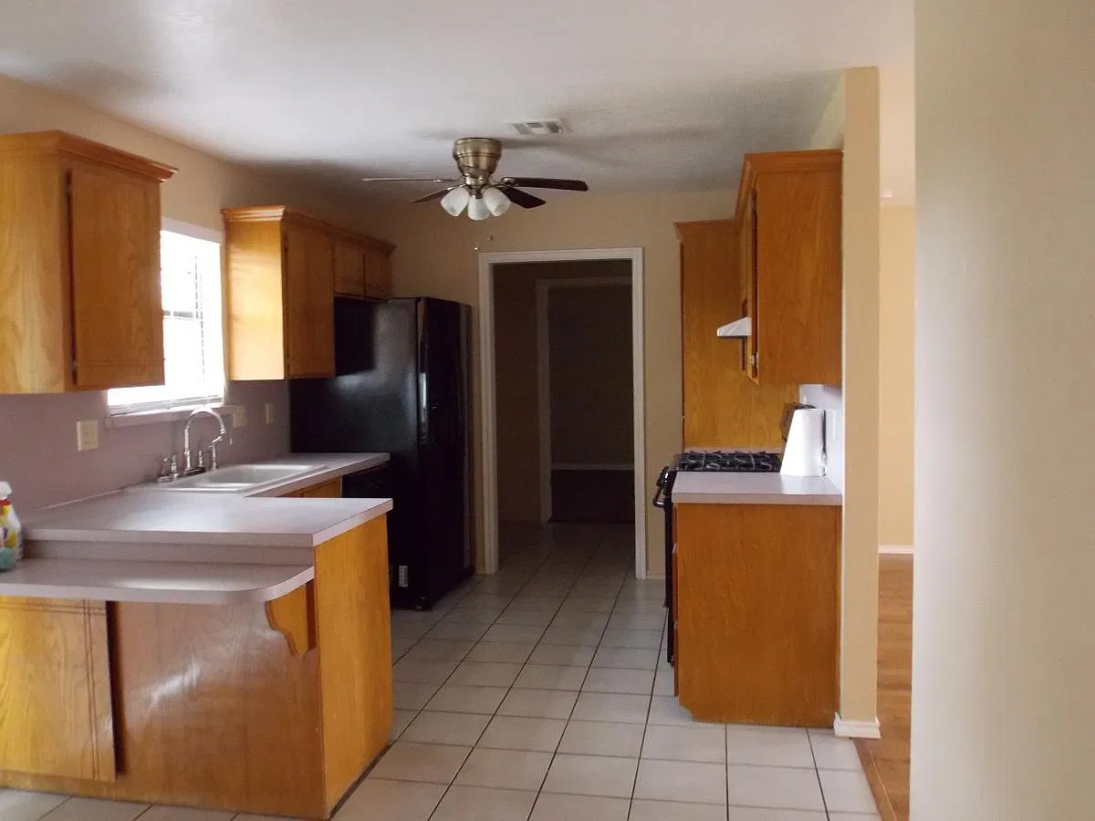 3 bed, 1500 sqft, $1,500 — Photo 3