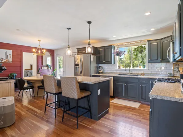 10 Stone Lane, Berwick, ME 03901