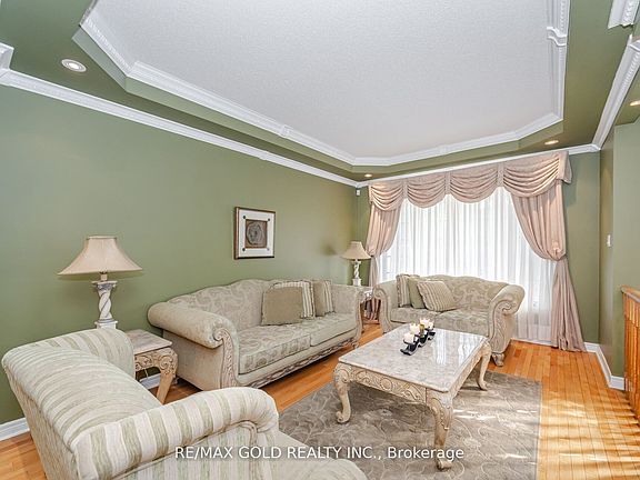 2nd image of 5 Summershade St