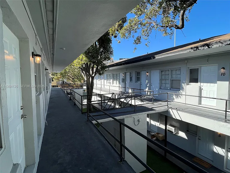 1317 NW 2nd Ave #10 — Photo 4