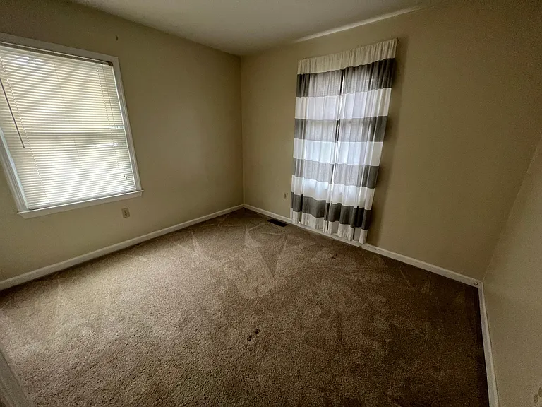 20 Stadium Cir #1 — Photo 15