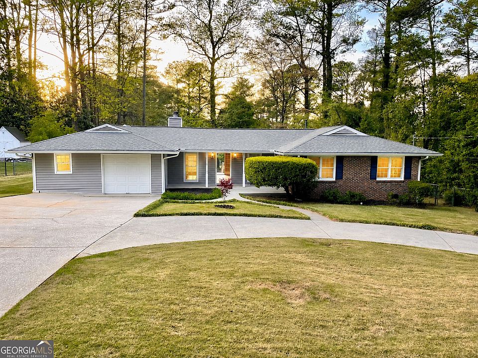 1st image of 226 Pine Forest Dr
