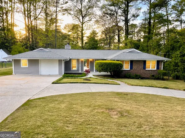 226 Pine Forest Dr, Lawrenceville, GA 30046