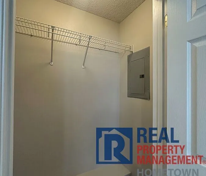 226 Rockyreef Cir — Photo 14